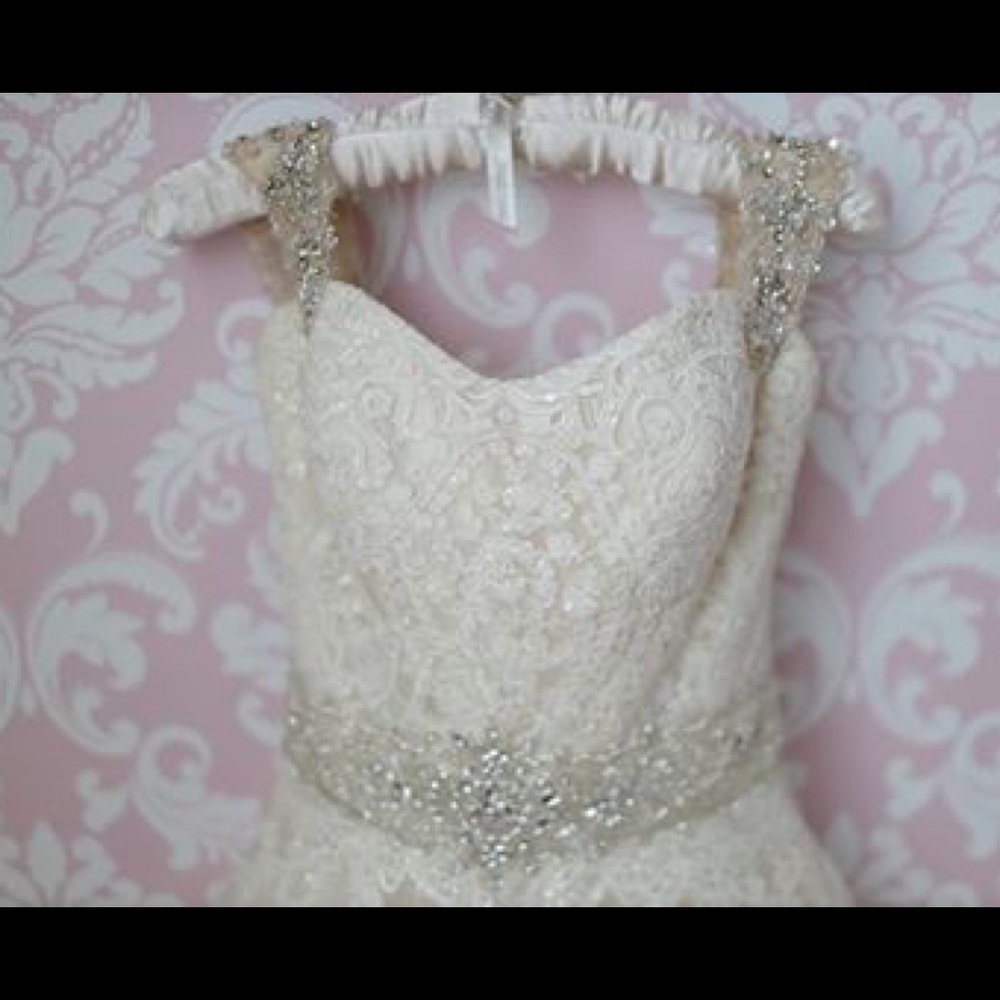 Wedding gown